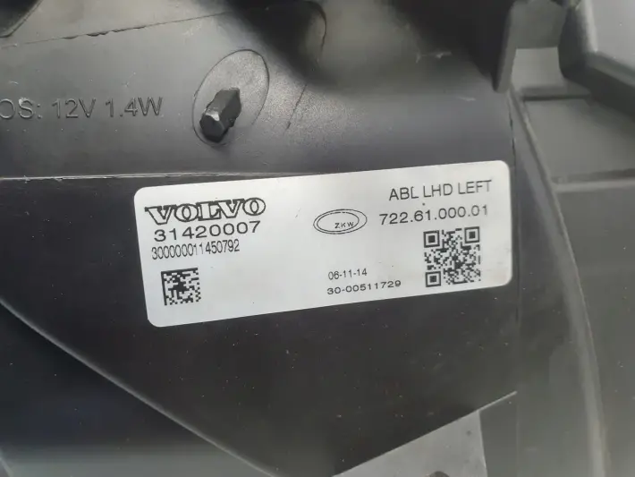 Volvo V40 II 12-16r PRZEDNIA LAMPA LEWA lewy przód EUROPA XENON 31420007
