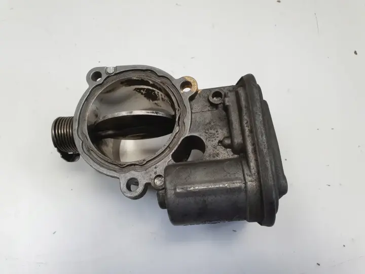 BMW E60 3.0 D PRZEPUSTNICA 780438401