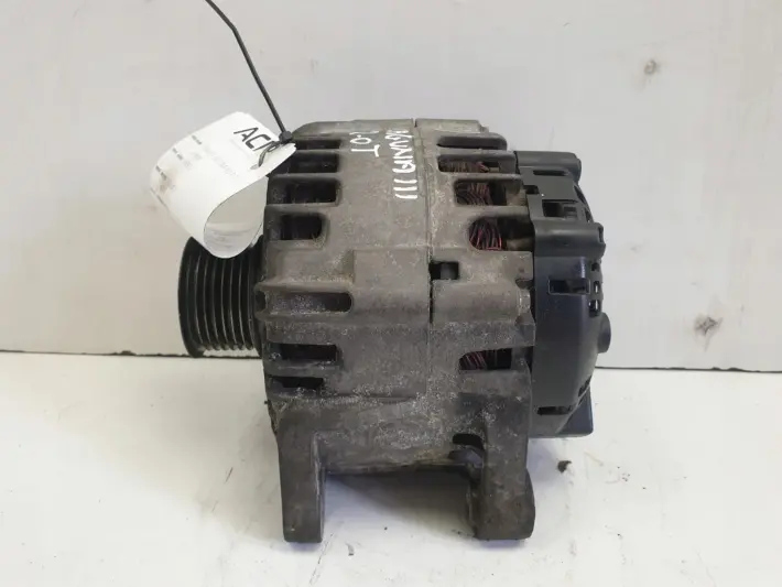 Renault Laguna III 2.0 T ALTERNATOR 8200747041