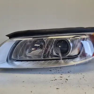 Volvo V70 III XC70 PRZEDNIA LAMPA LEWA LEWY PRZÓD XENON SKRĘTNY 31283915