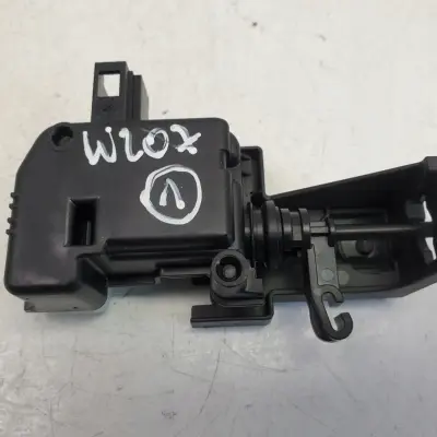 Mercedes W207 Coupe SIŁOWNIK KLAPKI WLEWU PALIWA