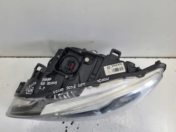 Volvo S60 II V60 LIFT PRZEDNIA LAMPA LEWA lewy przód XENON skrętna 31420261