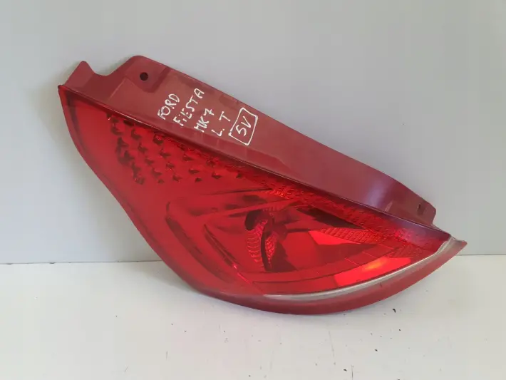 Ford Fiesta VII MK7 08-12r TYLNIA LAMPA LEWA LEWY TYŁ kierowcy 8A61-13405-A