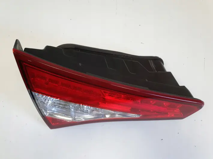 Kia Optima III 10-15r TYLNIA TYLNA LAMPA LEWA lewy tył 92403-2T