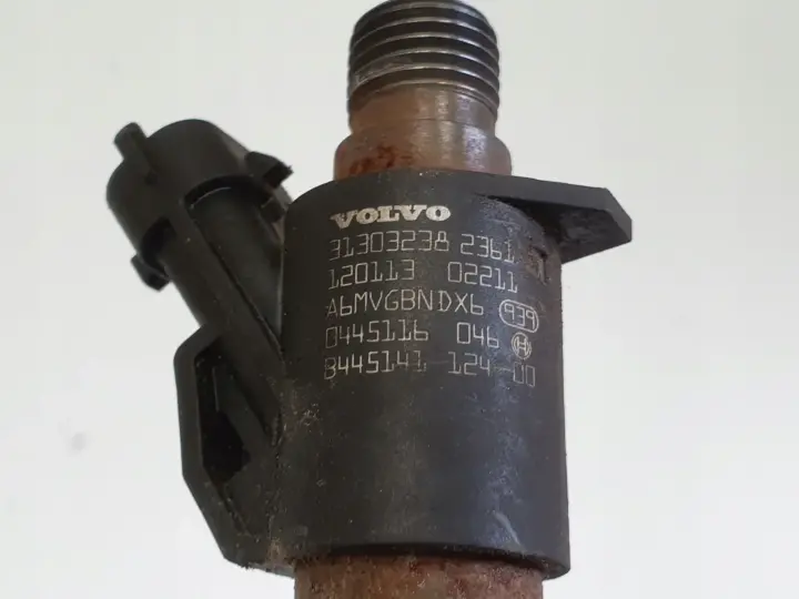 Volvo S60 II V60 II 2.0 D3 WTRYSKIWACZ wtrysk 0445116046