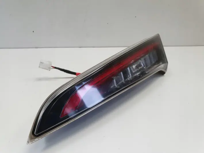 Toyota Corolla E21 HTB TYLNIA TYLNA LAMPA PRAWA prawy tył w klape EUROPA