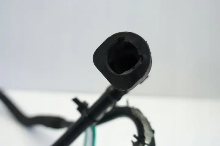 Jaguar XJ X351 5.0 V8 PRZEWÓD PALIWA wąż paliwowy