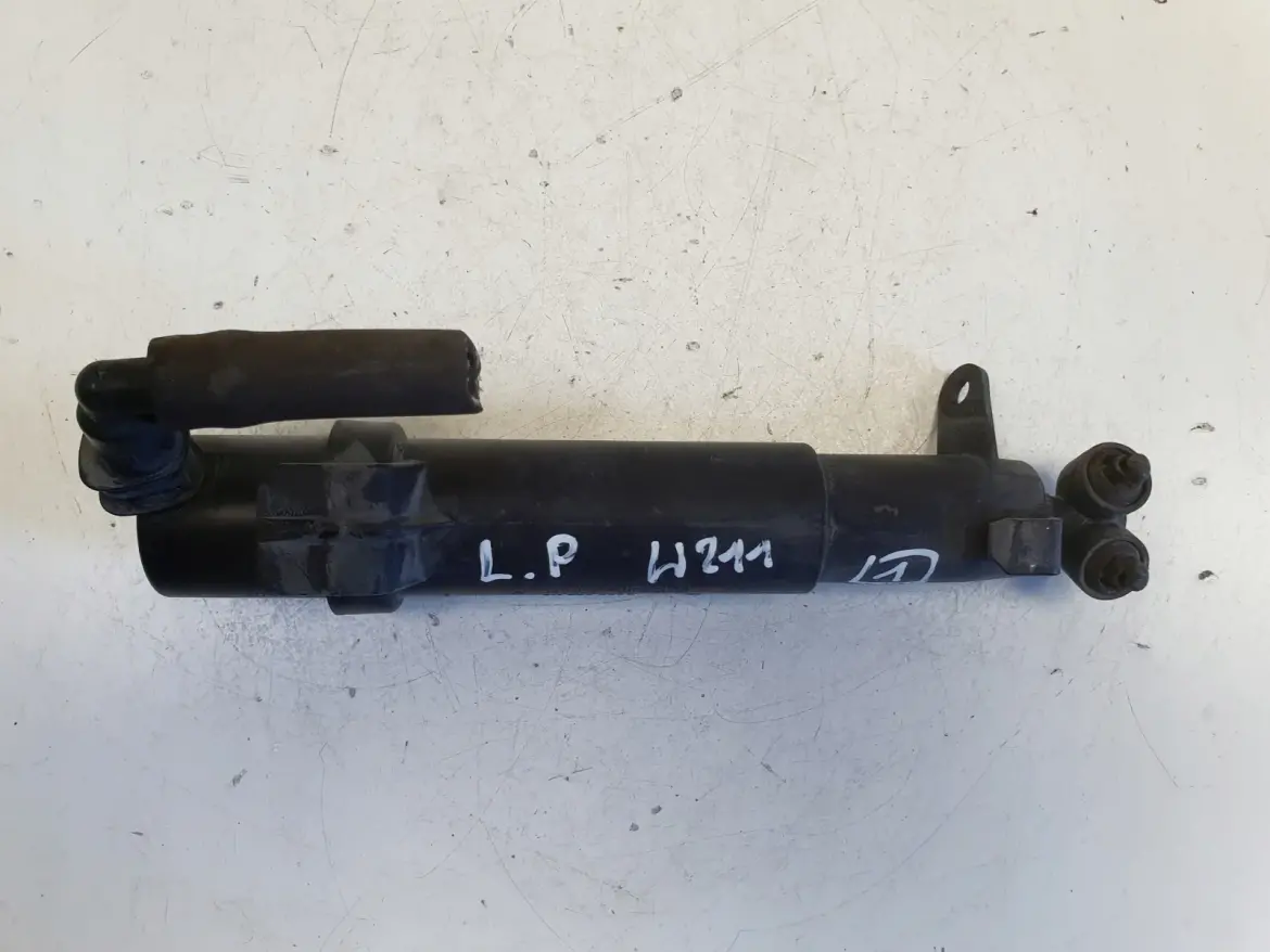 Mercedes W211 LEWY SPRYSKIWACZ LAMPY Reflektora 2118600547