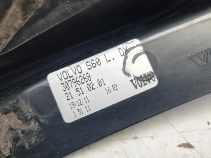 Volvo S60 II 10-13r TYLNIA TYLNA LAMPA PRAWA prawy tył ŁADNA 30796268