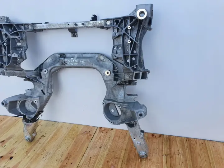 BMW F01 750 i 4.4 BITURBO SANKI BELKA POD SILNIK