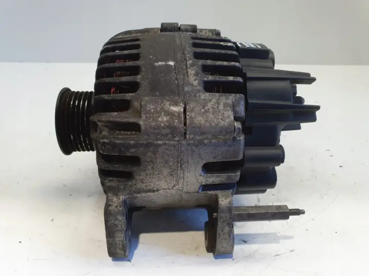 VW Golf V 1.6 FSI ALTERNATOR valeo 03C903023B 110A