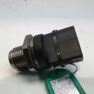 BMW E87 E90 E91 2.0 D CZUJNIK PALIWA zawór 0281002988