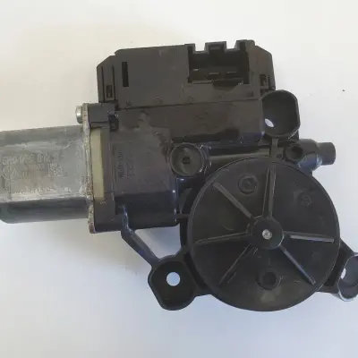 VW Polo V 6R 09-17r SILNICZEK SZYBY prawy tył 6R0959812B