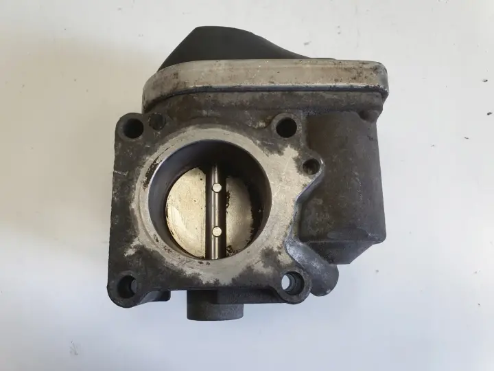 Seat Ibiza III 1.4 16V PRZEPUSTNICA 036133062N
