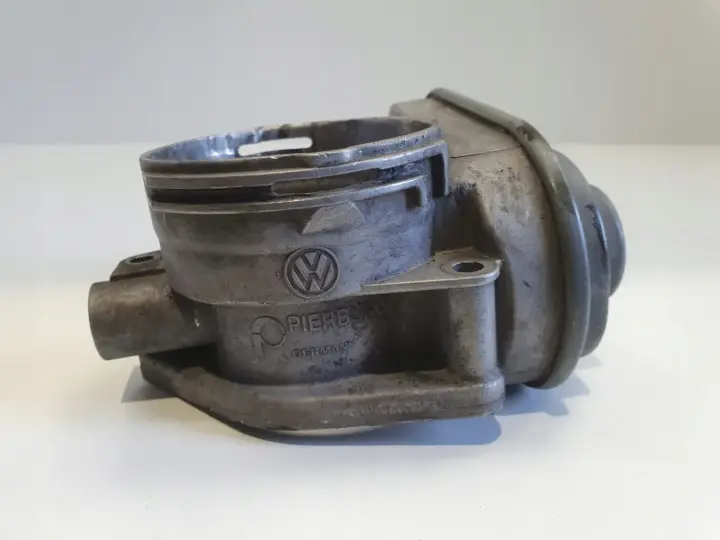 VW Golf V 2.0 TDI PRZEPUSTNICA 038128063G