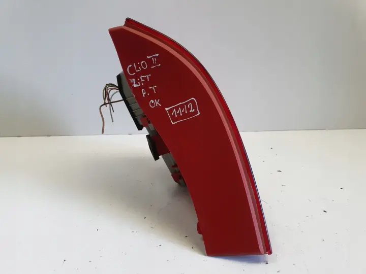 Renault Clio II lift 01-12r TYLNA LAMPA PRAWA prawy tył pasażera X65PH2