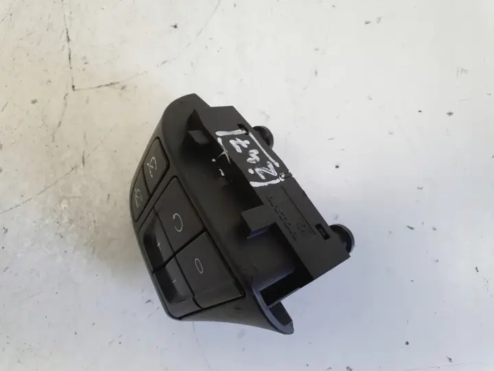 Volvo V60 I S60 II LEWY PRZYCISK KIEROWNICY panel sterowania 31334457