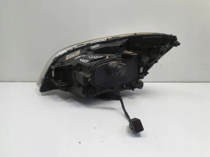 Volvo S60 II V60 10- PRZEDNIA LAMPA PRAWA PRAWY PRZÓD xenon europa 31383063