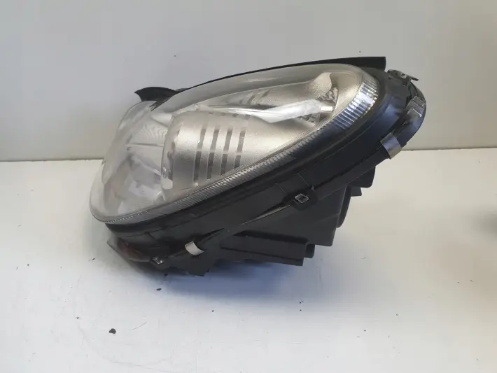 Mercedes CLS W219 C219 PRZEDNIA LAMPA LEWA lewy przód EUROPA