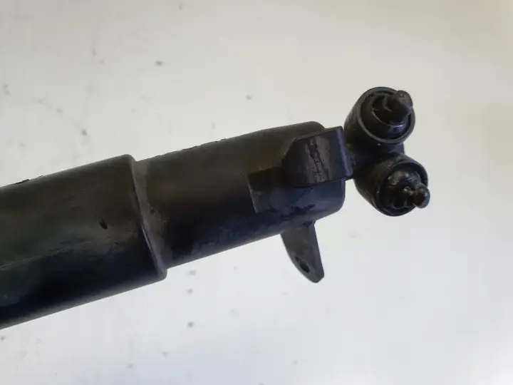 Mercedes W211 PRAWY SPRYSKIWACZ LAMPY Reflektora 2118600647