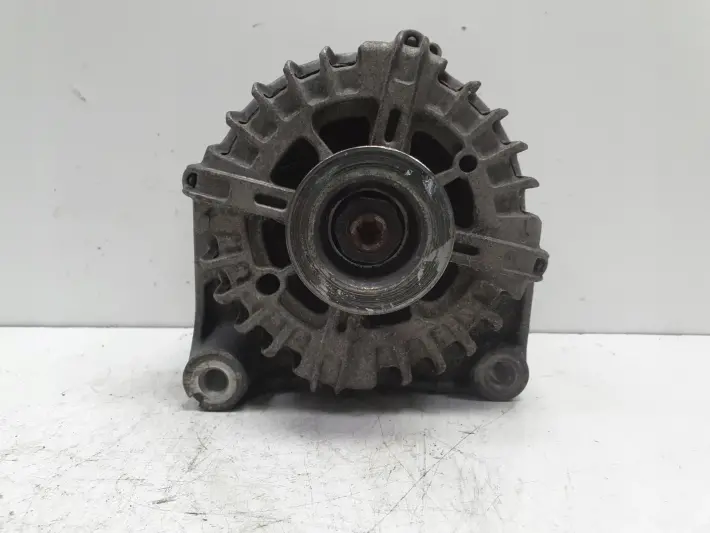 BMW E87 2.0 D ALTERNATOR valeo 7802261 180A