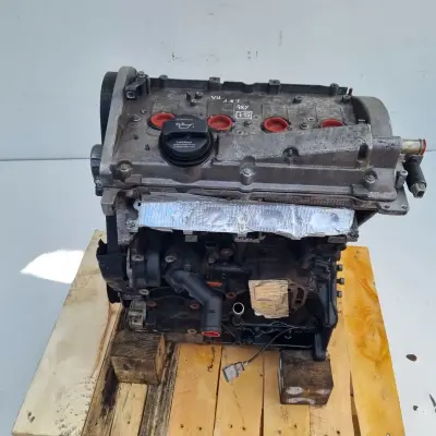 SILNIK BEZ OSPRZĘTU Audi TT 1.8 T TURBO 180KM ładna kompresja ARY
