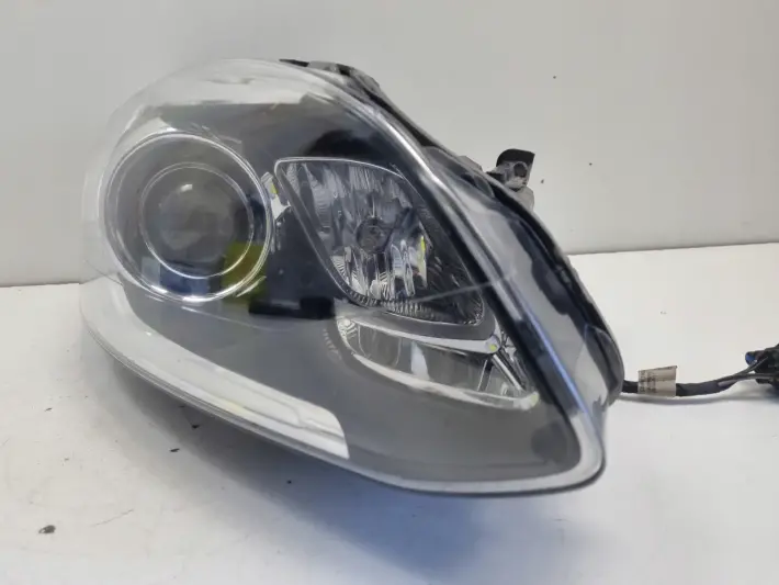 Volvo XC60 13-17r LIFT PRZEDNIA LAMPA PRAWA PRAWY PRZÓD LED europa 31420250