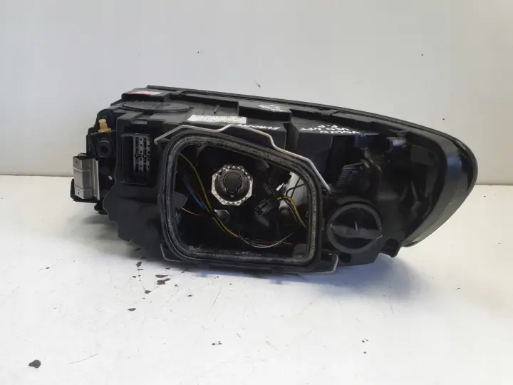 Volvo S40 II V50 LIFT PRZEDNIA LAMPA PRAWA PRAWY PRZÓD europa 31265699
