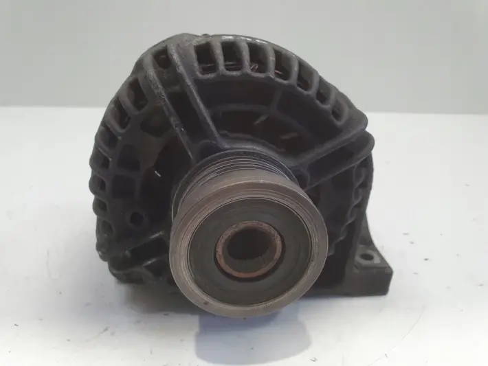 Volvo V70 III XC70 II 2.4 D5 ALTERNATOR 30667787