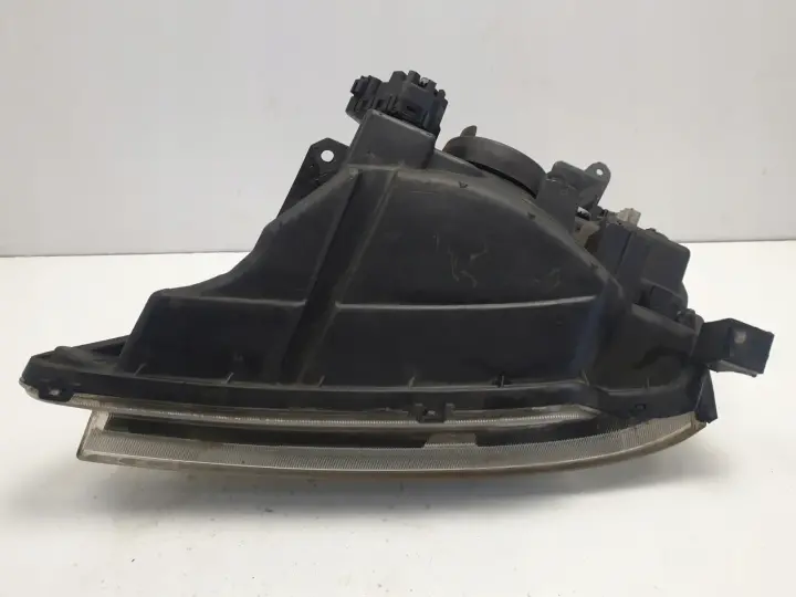 Suzuki Liana PRZEDNIA LAMPA PRAWA przód EUROPA