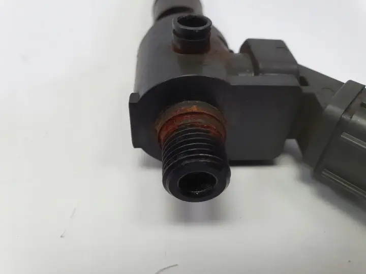 Volvo V70 III XC70 II lift 2.0D D4 WTRYSKIWACZ PALIWA Wtrysk 31405404