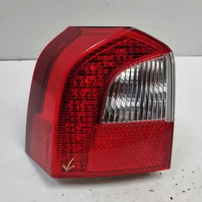 Volvo V70 III XC70 TYLNIA TYLNA LAMPA LEWA lewy tył LED 31395072