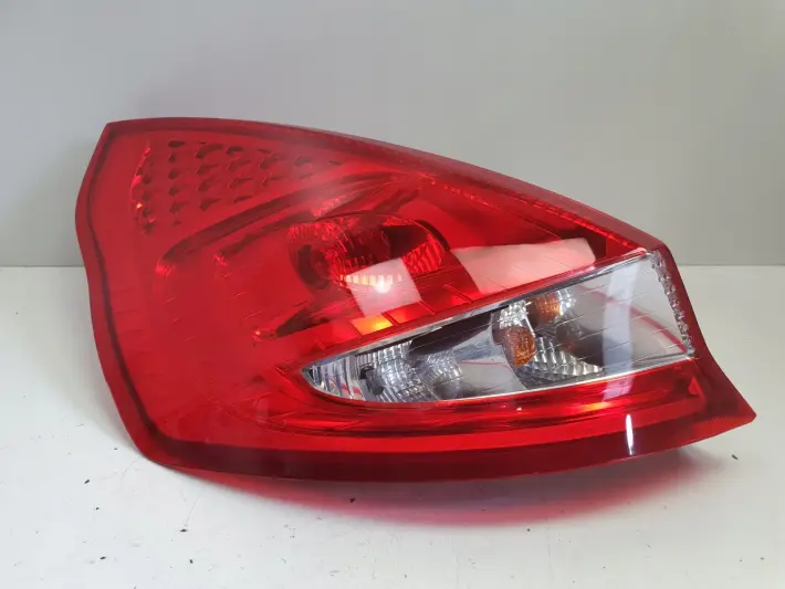 Ford Fiesta VII MK7 08-12r TYLNIA LAMPA LEWA LEWY TYŁ kierowcy 8A61-13405-A