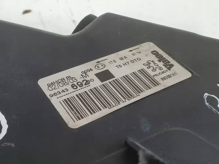Peugeot 307 01-05 PRZEDNIA LAMPA PRAWA prawy przód anglik 9634369280