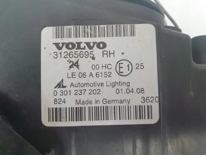 Volvo S40 II V50 LIFT PRZEDNIA LAMPA PRAWA prawy przód 0301237202 31265695