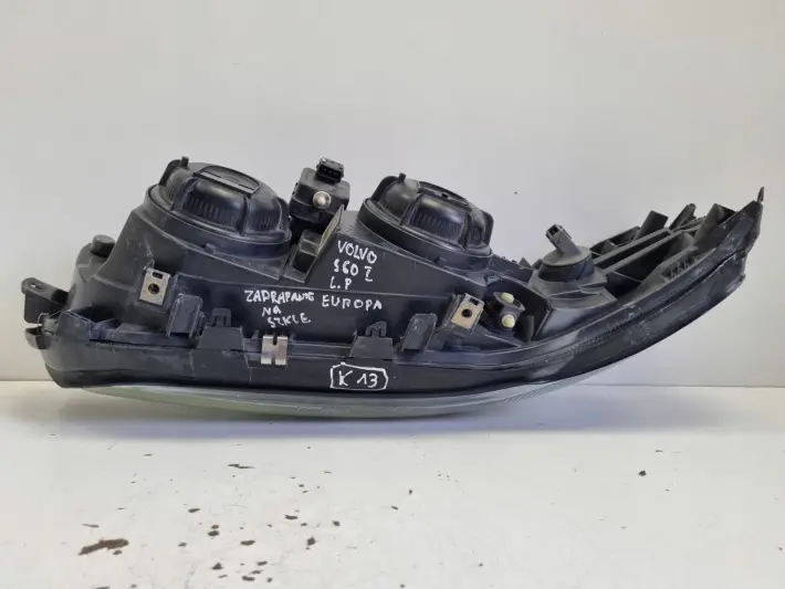 Volvo S60 V70 XC70 II PRZEDNIA LAMPA LEWA lewy przód EUROPA 8693547