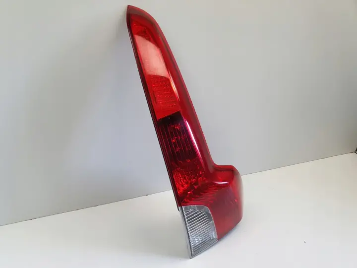 Volvo V50 KOMBI 07-12r LIFT TYLNIA TYLNA LAMPA PRAWA prawy tył 30763512