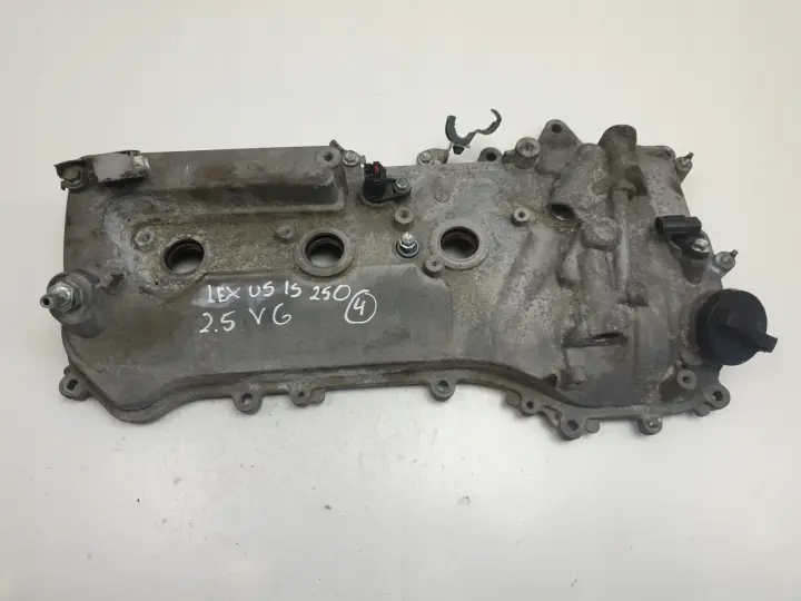 Lexus IS250 IS 250 2.5 V6 POKRYWA ZAWORÓW