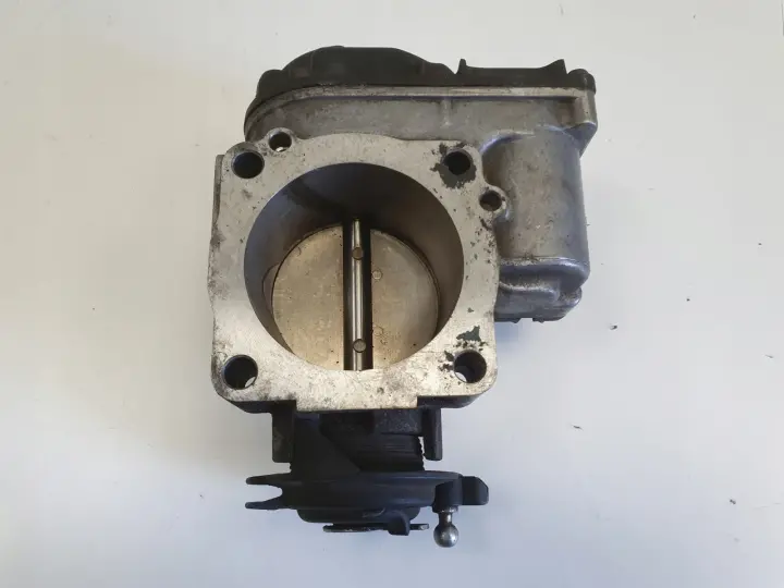 Audi A4 B5 1.8 T turbo PRZEPUSTNICA 058133063M