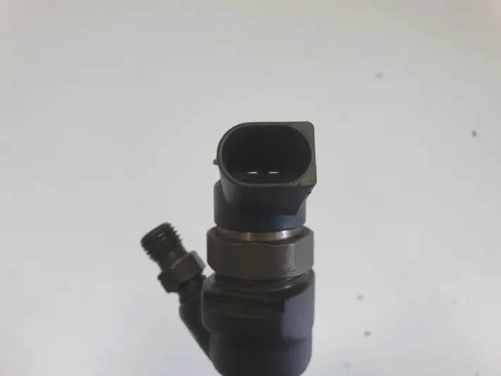 BMW E87 E90 E91 2.0 D WTRYSKIWACZ wtrysk 0445110601