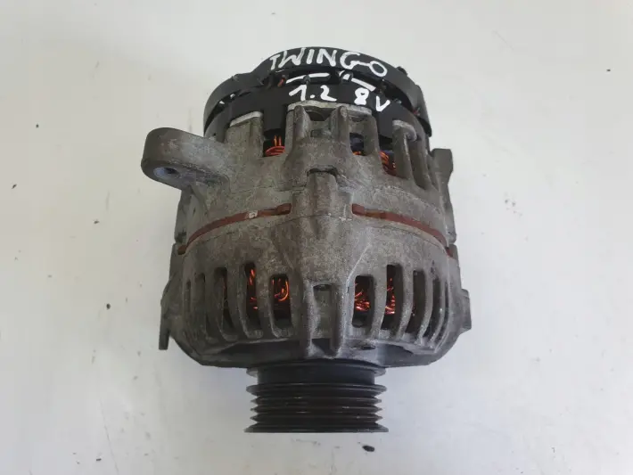 Renault Twingo II 1.2 8 V ALTERNATOR 8200519296C 0124225056 86A