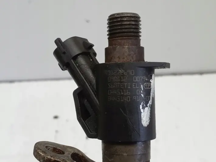 Volvo S80 II V70 III S40 II V60 XC60 2.4 D5 WTRYSKIWACZ wtrysk 0445116016