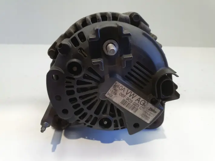 VW Caddy III 2.0 SDI ALTERNATOR valeo 06F903023C 140A