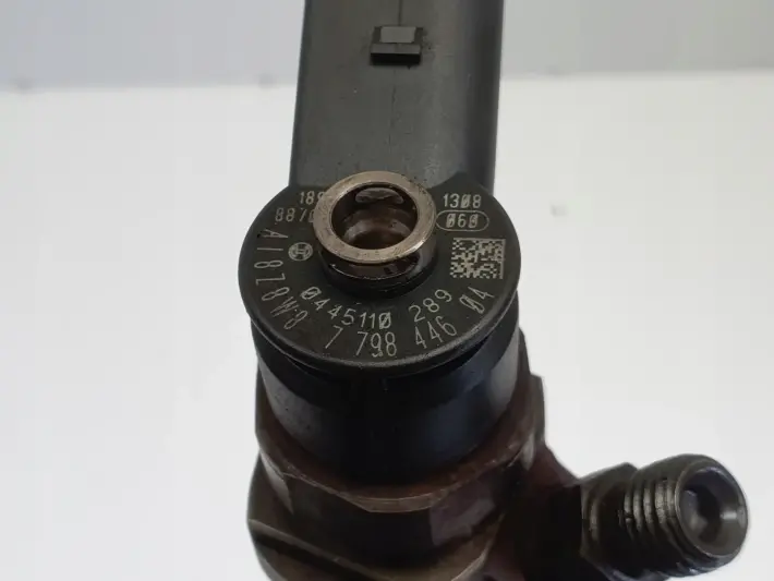 BMW E87 E90 E91 2.0 D WTRYSKIWACZ wtrysk 0445110289