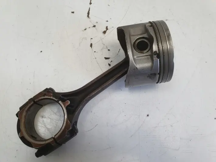 Kia Sportage II 2.0 16V TŁOK korbowód G4GC 141KM