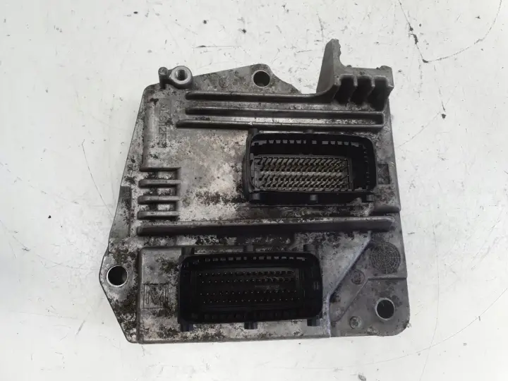 Opel Astra III H 1.6 16V STEROWNIK SILNIKA komputer 12230740 FAHF