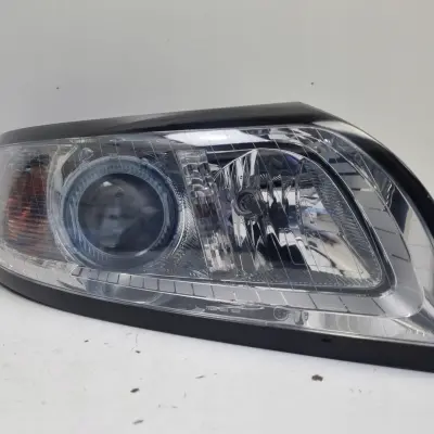 Volvo S40 II V50 LIFT PRZEDNIA LAMPA PRAWA prawy przód EUROPA 31299588