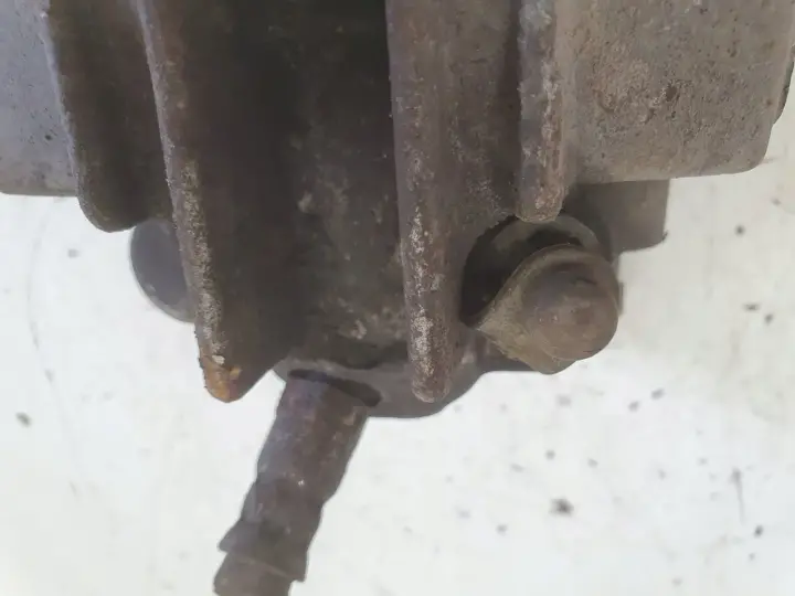 BMW E60 PRZEDNI ZACISK HAMULCOWY lewy przód kierowcy 42/20
