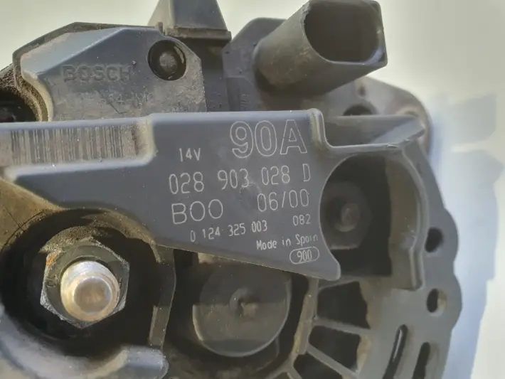 Audi A3 8L 1.6 8V ALTERNATOR bosch 028903028D 90A 0124325003