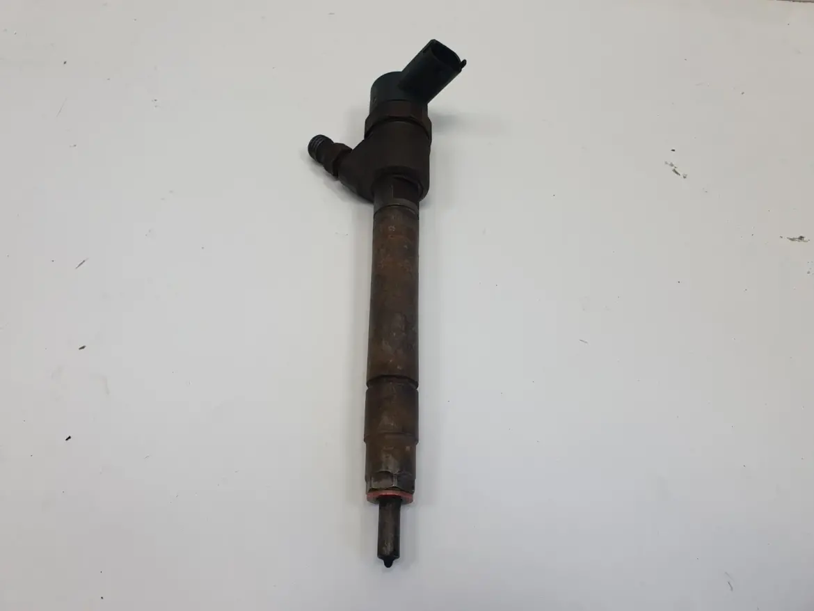 Volvo S80 II V70 III 2.4 D5 WTRYSKIWACZ wtrysk 0445110298